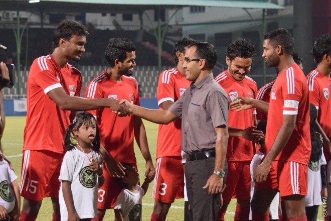 މާޗު 26، 2015: ބައިނަލްއަގްވާމީ ރަހުމަތްތެރިކަމުގެ ފުޓްބޯޅަ މެޗުގައި ދިވެހި ރާއްޖެ އާއި ތަޖަކިސްތާން ބައްދަލުކުރި މެޗުގެ ތެރެއިން &ndash; ސަން ފޮޓޯ/ފަޔާޒު މޫސާ