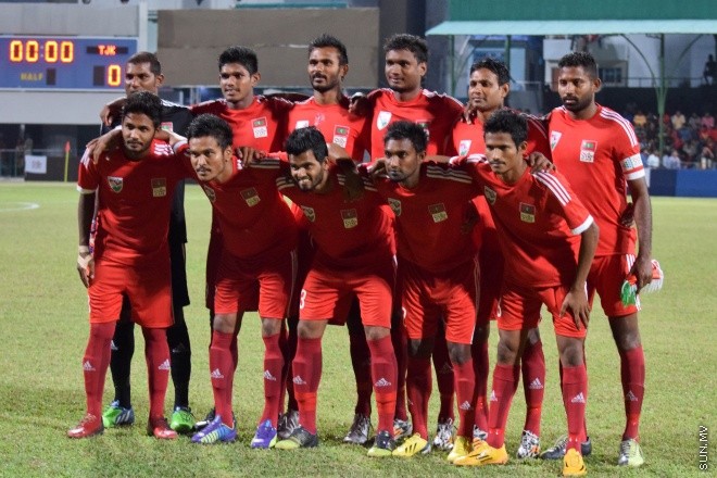 މާޗު 26، 2015: ބައިނަލްއަގްވާމީ ރަހުމަތްތެރިކަމުގެ ފުޓްބޯޅަ މެޗުގައި ދިވެހި ރާއްޖެ އާއި ތަޖަކިސްތާން ބައްދަލުކުރި މެޗުގެ ތެރެއިން &ndash; ސަން ފޮޓޯ/ފަޔާޒު މޫސާ
