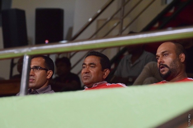 މާޗު 26، 2015: ބައިނަލްއަގްވާމީ ރަހުމަތްތެރިކަމުގެ ފުޓްބޯޅަ މެޗުގައި ދިވެހި ރާއްޖެ އާއި ތަޖަކިސްތާން ބައްދަލުކުރި މެޗުގެ ތެރެއިން &ndash; ސަން ފޮޓޯ/ފަޔާޒު މޫސާ