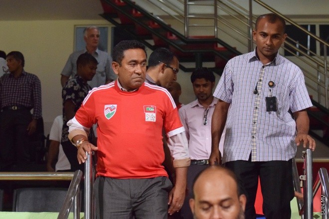 މާޗު 26، 2015: ބައިނަލްއަގްވާމީ ރަހުމަތްތެރިކަމުގެ ފުޓްބޯޅަ މެޗުގައި ދިވެހި ރާއްޖެ އާއި ތަޖަކިސްތާން ބައްދަލުކުރި މެޗުގެ ތެރެއިން &ndash; ސަން ފޮޓޯ/ފަޔާޒު މޫސާ