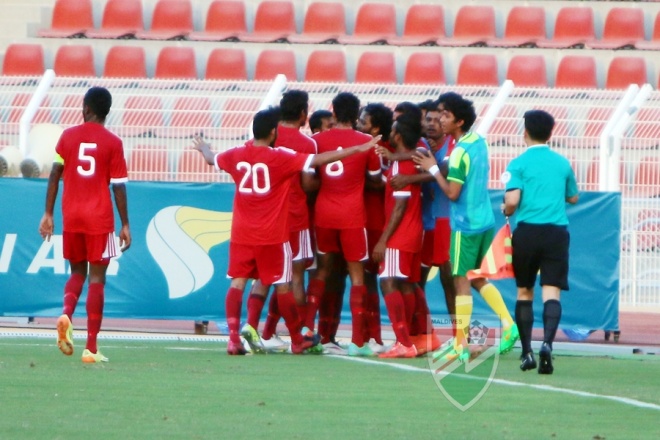 27 މާޗް 2015: އޭއެފްސީ 23 އަހަރުން ދަށުގެ ޗެމްޕިއަންޝިޕް ކޮލިފިކޭޝަންގައި ރާއްޖެއާއި އިރާގު ބައްދަލުކުރި މެޗުގެ ތެރެއިން. މެޗުގެ ނަތީޖާ އަކީ ރާއްޖެ 1-7 އިރާގް -- ފޮޓޯ: އެފްއޭއެމް