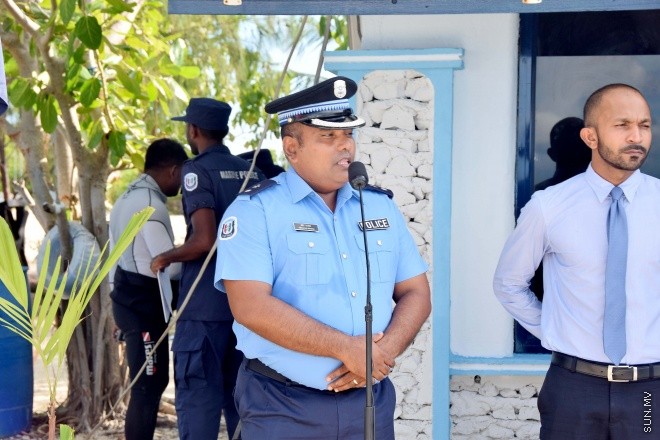 އޭޕްރިލް 2، 2015: ފުލުހުންނަށް ހާއްސަކޮށްގެން ދޫނިދޫގައި ގާއިމްކުރެވުނު ޑައިވިންގ ސްކޫލް ހުޅުވުމަށް ބޭއްވި ރަސްމިއްޔާތުގެ ތެރެއިން -- ސަންފޮޓޯ/ އަލީ ނަސީރު