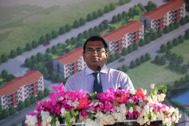 4 އޭޕްރީލް 2015، ގދ. ތިނަދޫގައި 120 ފްލެޓުގެ ބިންގާ އެޅުމަށް ބޭއްވި ރަސްމިއްޔާތުގެ ތެރެއިން ---- ފޮޓޯ/ ހައުސިން މިނިސްޓްރީ