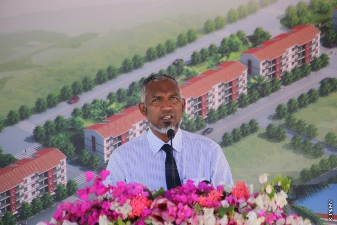 4 އޭޕްރީލް 2015، ގދ. ތިނަދޫގައި 120 ފްލެޓުގެ ބިންގާ އެޅުމަށް ބޭއްވި ރަސްމިއްޔާތުގެ ތެރެއިން ---- ފޮޓޯ/ ހައުސިން މިނިސްޓްރީ
