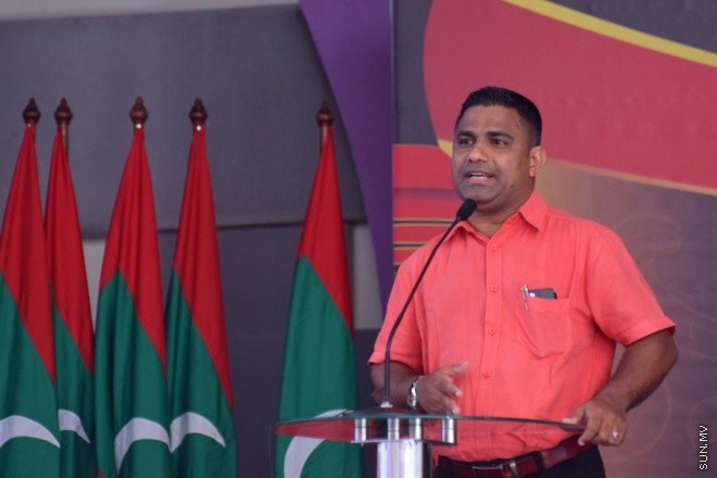 އޭޕްރީލް 11، 2015: އަދަބީ އުފާ ނަމުގައި ދިވެހި ބަހުގެ ހަރަކާތްތައް ހިރިޔާ ސްކޫލްގައި ފެށުން -- ސަން ފޮޓޯ/ފަޔާޒު މޫސާ