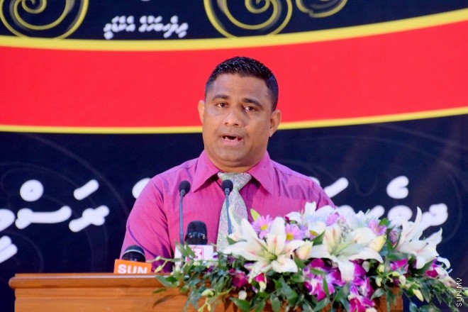 އޭޕްރިލް 16، 2015: ދިވެހި ބަހުގެ ދުވަސް ފާހަގަ ކުރުމަށް ބޭއްވި ރަސްމީ ޖަލްސާގެ ތެރެއިން &ndash; ސަންފޮޓޯ/ އަލީ ނަސީރު