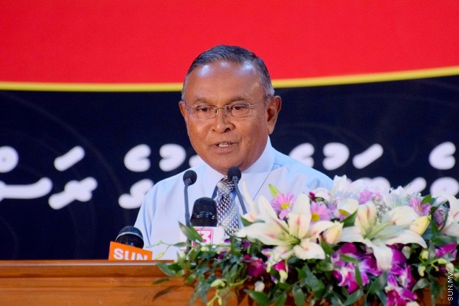 އޭޕްރިލް 16، 2015: ދިވެހި ބަހުގެ ދުވަސް ފާހަގަ ކުރުމަށް ބޭއްވި ރަސްމީ ޖަލްސާގެ ތެރެއިން &ndash; ސަންފޮޓޯ/ އަލީ ނަސީރު