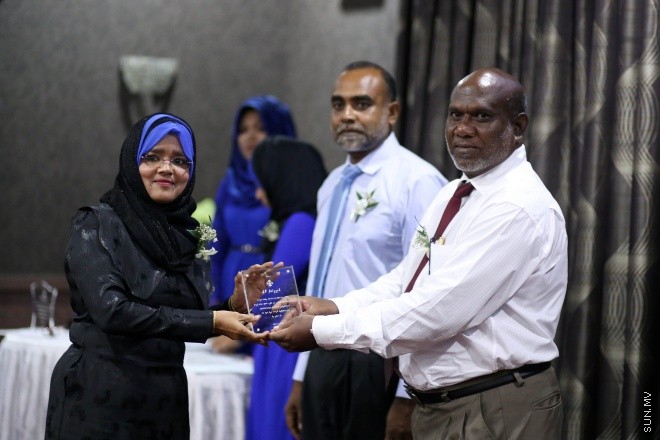 އޭޕްރީލް 18، 2015: ކްރިމިނަލް ކޯޓުގެ އަހަރީ ދުވަސް ފާހަގަކުރުމުގެ ގޮތުން ނަސަންދުރާ ޕެލަސް ހޮޓަލުގައި ބޭއްވި ހަފްލާގެ ތެރެއިން -- ސަން ފޮޓޯ/ފަޔާޒު މޫސާ