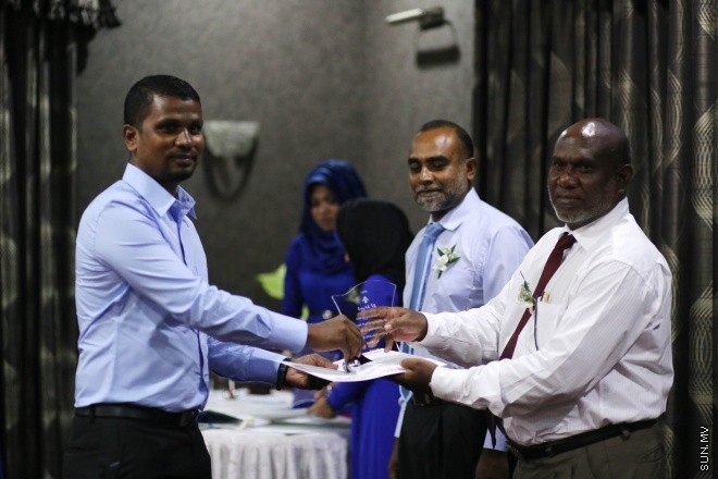 އޭޕްރީލް 18، 2015: ކްރިމިނަލް ކޯޓުގެ އަހަރީ ދުވަސް ފާހަގަކުރުމުގެ ގޮތުން ނަސަންދުރާ ޕެލަސް ހޮޓަލުގައި ބޭއްވި ހަފްލާގެ ތެރެއިން -- ސަން ފޮޓޯ/ފަޔާޒު މޫސާ