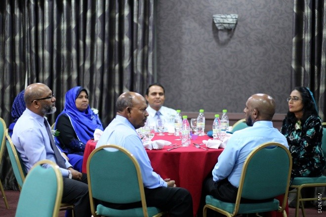އޭޕްރީލް 18، 2015: ކްރިމިނަލް ކޯޓުގެ އަހަރީ ދުވަސް ފާހަގަކުރުމުގެ ގޮތުން ނަސަންދުރާ ޕެލަސް ހޮޓަލުގައި ބޭއްވި ހަފްލާގެ ތެރެއިން -- ސަން ފޮޓޯ/ފަޔާޒު މޫސާ