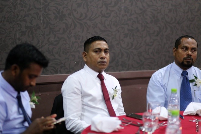 އޭޕްރީލް 18، 2015: ކްރިމިނަލް ކޯޓުގެ އަހަރީ ދުވަސް ފާހަގަކުރުމުގެ ގޮތުން ނަސަންދުރާ ޕެލަސް ހޮޓަލުގައި ބޭއްވި ހަފްލާގެ ތެރެއިން -- ސަން ފޮޓޯ/ފަޔާޒު މޫސާ
