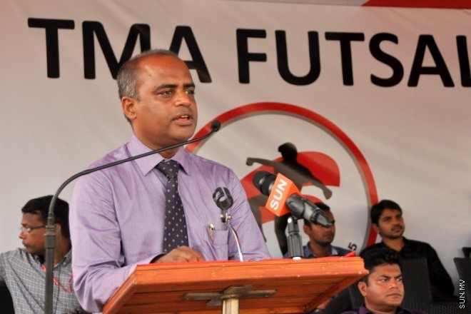 އޭޕްރިލް 22، 2015: ޓީއެމްއޭ ފުޓްސެލް މުބާރާތް ފެޝުމުގެ ރަސްމިއްޔާތުގެ ތެރެއިން --- ސަން ފޮޓޯ/ ޔޫސުފް ސޮފްވާން.