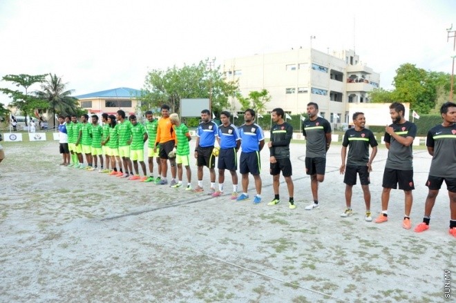 އޭޕްރިލް 22، 2015: ޓީއެމްއޭ ފުޓްސެލް މުބާރާތް ފެޝުމުގެ ރަސްމިއްޔާތުގެ ތެރެއިން --- ސަން ފޮޓޯ/ ޔޫސުފް ސޮފްވާން.