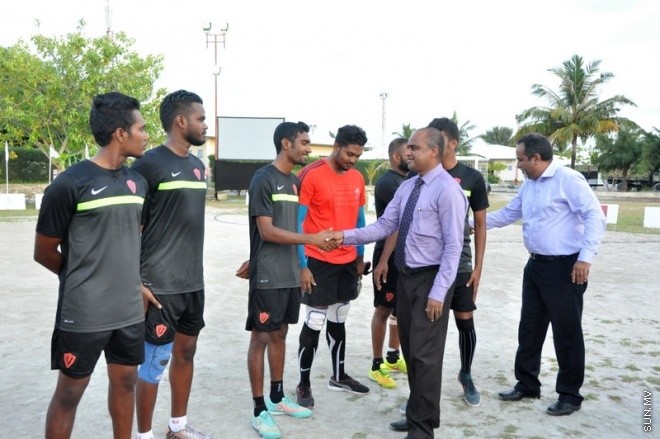 އޭޕްރިލް 22، 2015: ޓީއެމްއޭ ފުޓްސެލް މުބާރާތް ފެޝުމުގެ ރަސްމިއްޔާތުގެ ތެރެއިން --- ސަން ފޮޓޯ/ ޔޫސުފް ސޮފްވާން.