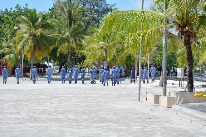 އާޓިފިޝަލް ބީޗު ސަރަހައްދު ބަލައި ފާސްކުރަނީ --- ސަން ފޮޓޯ/އަލީ ނަސީރު