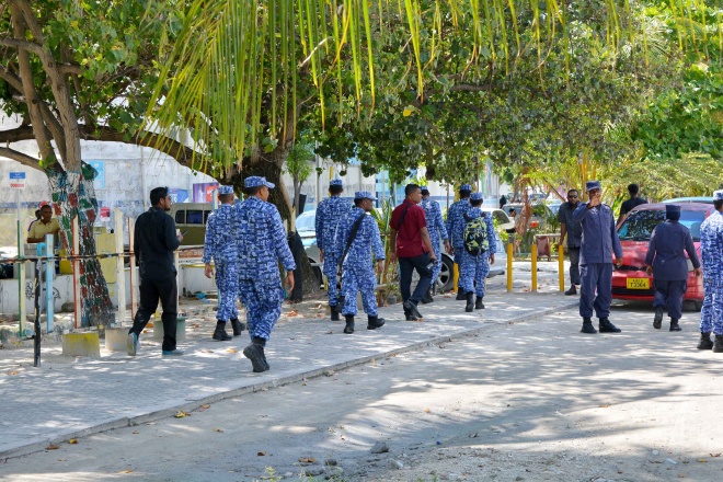 އާޓިފިޝަލް ބީޗު ސަރަހައްދު ބަލައި ފާސްކުރަނީ --- ސަން ފޮޓޯ/އަލީ ނަސީރު