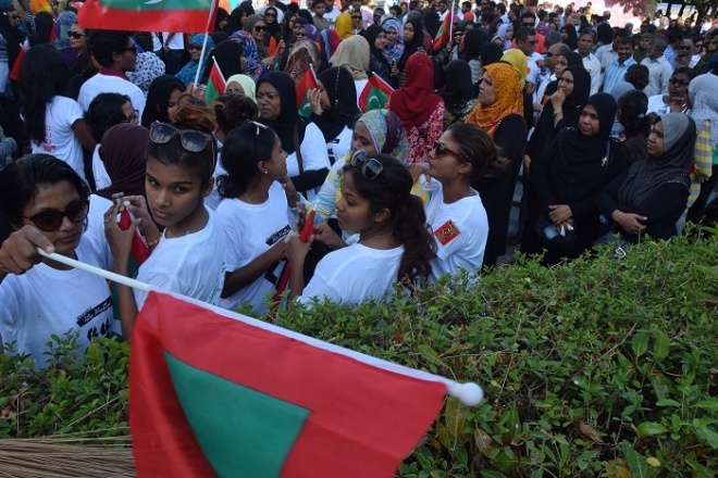 މޭޑޭގެ މުޒާހަރާގެ ތެރެއިން --ސަން ފޮޓޯ/އަލީ ނަސީރު