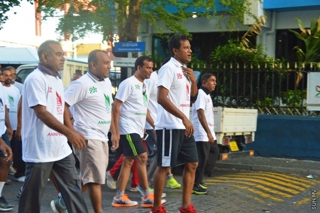 މެއި 8، 2015: ރާއްޖޭގެ މިނިވަންކަމަށް 50 އަހަރު ފުރުން ފާހަގަ ކުރުމަށާއި ކަސްޓަމް ޚިދުމަތަށް 125 އަހަރު ފުރުން ފާހަގަ ކުރުމަށް 'ފަން ރަން' ގެ ނަމުގައި ބޭއްވި ހަރަކާތްތަކުގެ ތެރެއިން -- ފޮޓޯ/ ކަސްޓަމް