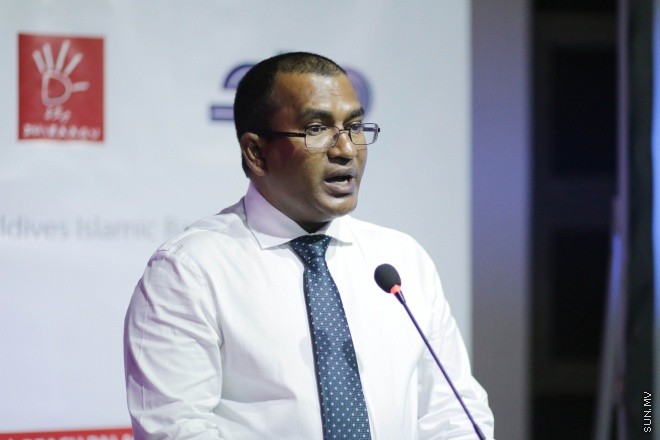 މެއި 8، 2015: ބައިނަލްއަގުވާމީ ތެލެސީމިއާ ކުދިންގެ ދުވަސް ފާހަގަކުރުމަށް ނެޝަނަލް އާޓު ގެލެރީގައި ބޭއްވި ޚާއްސަ ރަސްމިއްޔާތުގެ ތެރެއިން -- ސަން ފޮޓޯ/ ފަޔާޒު މޫސާ