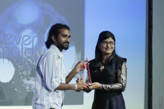 މެއި 8، 2015: ބައިނަލްއަގުވާމީ ތެލެސީމިއާ ކުދިންގެ ދުވަސް ފާހަގަކުރުމަށް ނެޝަނަލް އާޓު ގެލެރީގައި ބޭއްވި ޚާއްސަ ރަސްމިއްޔާތުގެ ތެރެއިން -- ސަން ފޮޓޯ/ ފަޔާޒު މޫސާ