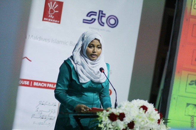 މެއި 8، 2015: ބައިނަލްއަގުވާމީ ތެލެސީމިއާ ކުދިންގެ ދުވަސް ފާހަގަކުރުމަށް ނެޝަނަލް އާޓު ގެލެރީގައި ބޭއްވި ޚާއްސަ ރަސްމިއްޔާތުގެ ތެރެއިން -- ސަން ފޮޓޯ/ ފަޔާޒު މޫސާ