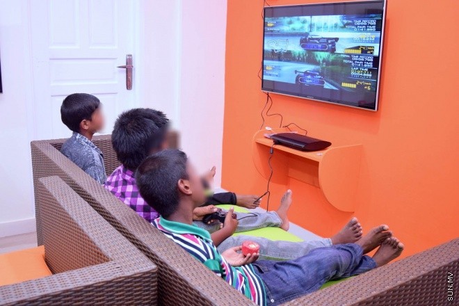 ސަން ސިޔާމް ގްރޫޕުން ކުޑަކުދިންގެ ހިޔާގައި ގޭމް ސެންޓަރެއް ހުޅުވި ހަފްލާގެ ތެރެއިން-- ސަން ފޮޓޯ/ ޔޫސުފް ސޮފްވާން