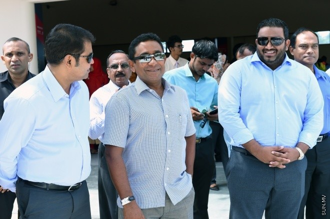 މޭ 28، 2015: ރ އަތޮޅު އިފުރު އެއާޕޯޓު ހުޅުވުމަށް ބޭއްވި ރަސްމިއްޔާތުގެ ތެރެއިން -- ފޮޓޯ/ ރައީސް އޮފީސް
