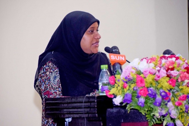 މޭ 28، 2015: ކޮންސްޓްރަކްޝަން އެވެއާނަސް ޗެލެންގު ވަނަވަނައަށް އައި ކުދިންނަށް އިނާމު ދިނުމަށާއި އެކްސްހިބިޝަން ހުޅުވުމަށް ބޭއްވި ރަސްމިއްޔާތުގެ ތެރެއިން -- ސަންފޮޓޯ/ އަލީ ނަސީރު