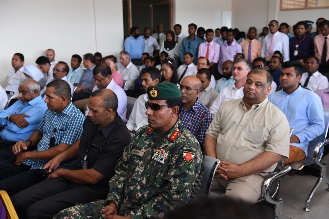 މެއި 28، 2015: ރ. އިފުރު އެއާޕޯޓު ހުޅުވުން: އިފުރު އެއާޕޯޓު ހުޅުއްވައިދެއްވީ ރައީސުލްޖުމްހޫރިއްޔާ އަބްދުﷲ ޔާމީން އަބްދުލް ގައްޔޫމް ----- ފޮޓޯ/ ރައީސް އޮފީސް