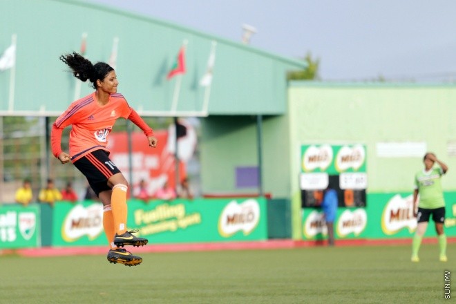 ޖޫން 1، 2015: މައިލޯ އަންހެން ޑިވިޜަން ފުޓްބޯލް ޗެމްޕިއަންޝިޕްގައި ސަން ހޮޓެލްސް އެންޑް ރިޒޯޓް އާއި ލ. އަތޮޅަށް ނިސްބަތްވާ ސްޓާ ބައްދަލުކުރި މެޗްގެ ތެރެއިން -- ސަން ފޮޓޯ/ފަޔާޒު މޫސާ 