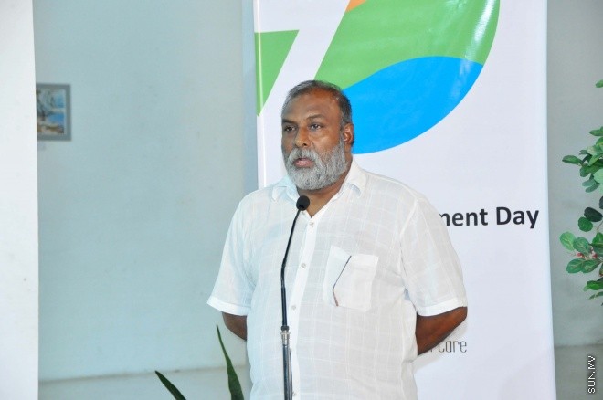 ޖޫން 5، 2015: ދުނިޔޭގެ ތިމާވެށީގެ ދުވަހާ ގުޅުވައިގެން އެންވަޔަރަމަންޓް މިނިސްޓްރީއާ ފޮޓޯގްރާފާސް އެސޯސިއޭޝަން ގުޅިގެން ބާއްވާ ފޮޓޯ މައުރަޒު ހުޅުވުމުގެ ރަސްމިއްޔާތުގެ ތެރެއިން -- ސަންފޮޓޯ/ އަލީ ނަސީރު