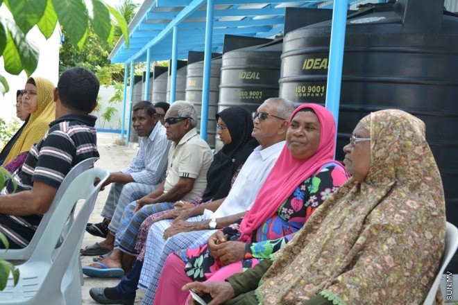 ޖޫން 6، 2015: މ. ދިއްގަރުގައި ވޯޓުލުން ކުރިއަށް ދަނީ ---- ސަން ފޮޓޯ/ އަހްމަދު އާޒިފް