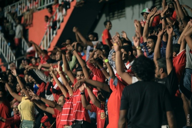 ޖޫން 11، 2015: ވޯލްޑްކަޕް ކޮލިފައިންގައި ރާއްޖެއާއި ގަތަރު ބައްދަލުކުރި މެޗުގެ ތެރެއިން -- ސަން ފޮޓޯ/ ފަޔާޒު މޫސާ