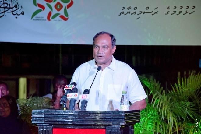 ޖޫން 17، 2015: ހައުސިންގ މިނިސްޓްރީއާއި އެމްއެންޑީއެފް ގުޅިގެން، ދަތުރުވެރިންގެ މާރުކޭޓު އަލުން ހެދުމަށްފަހު ހުޅުވުމަށް ބޭއްވި ރަސްމިއްޔާތުގެ ތެރެއިން -- ސަންފޮޓޯ/ އަލީ ނަސީރު