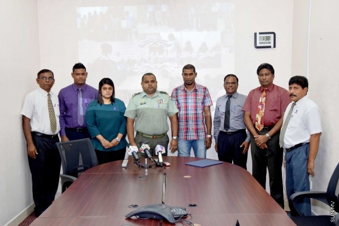 ޖޫން 24، 2015: ނެޝަނަލް ޑްރަގް އެޖެންސީގެ ފަރާތުން، ރާއްޖޭގެ ޑްރަގް އެމްބަސެޑަރު ކަމަށް، ރާއްޖޭގެ ގައުމީ ފުޓުބޯޅަ ޓީމުގެ ކީޕަރު އިމްރާން މުހައްމަދު އައްޔަނު ކުރުމަށް ބޭއްވި ރަސްމިއްޔާތުގެ ތެރެއިން -- ސަންފޮޓޯ/ އަލީ ނަސީރު
