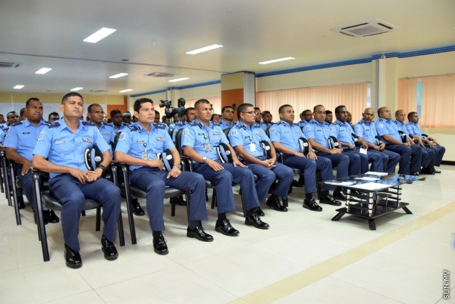 ޖޫން 28، 2015: ފުލުހުންގެ ދެވަނަ ޖިމް އިންސްޓެކްޓާ ކޯސް އަދި ތިންވަނަ ޑްރައިވިން ކޯސް ނިންމުމުގެ ރަސްމިއްޔާތުގެ ތެރެއިން --- ސަން ފޮޓޯ/ ޔޫސުފް ސޮފްވާން