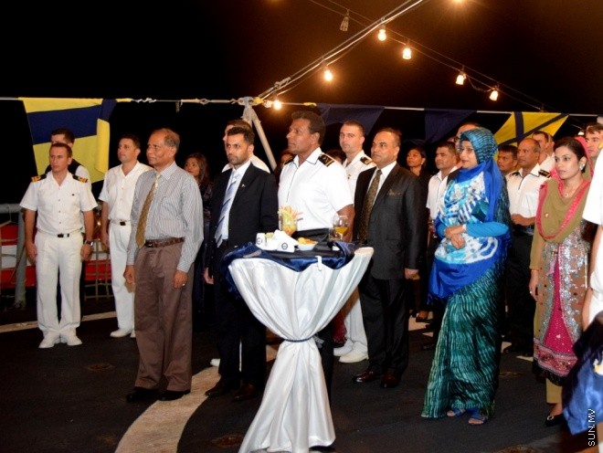 ޖުލައި 7، 2015: ދިވެހި ރާއްޖެއާއި ތުރުކީގެ އެކުވެރިކަން ބަދަހި ކުރުމުގެ ގޮތުން ތުރުކީގެ މަނަވަރު "ޓީސީޖީ ޖެޑިޒް" މާލެއަށް ކުރި ޒިޔާރަތުގެ ތެރެއިން--- ސަން ފޮޓޯ: އަހުމަދު ޖައިޝަން