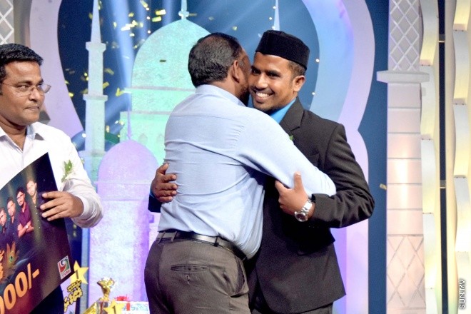ޖުލައި 17، 2015: ޓީވީއެމް އިން އިންތިޒާމުކޮށްގެން ބޭއްވި، 1436 ވަނަ އަހަރުގެ ރަމަޟާން މަހުގެ، "ރާއްޖޭގެ އެންމެ އަލިގަދަ ތަރި" ޤުރުއާން މުބާރާތުގެ ފައިނަލް އަދި އިނާމު ދިނުމުގެ ރަސްމިއްޔާތުގެ ތެރެއިން -- ސަންފޮޓޯ/ އަލީ ނަސީރު 