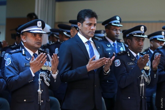 ޖޫން 23، 2015: ޕޮލިސް މެމޯރިއަލް ޑޭ ފާހަަގަކުރުމަށް އިސްކަންދަރު ކޮށީގައި ބޭއްވި ޖަލްސާގެ ތެރެއިން -- ސަން ފޮޓޯ/ފަޔާޒު މޫސާ
