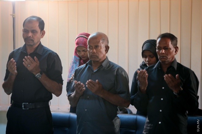 ޖޫން 23، 2015: ޕޮލިސް މެމޯރިއަލް ޑޭ ފާހަަގަކުރުމަށް އިސްކަންދަރު ކޮށީގައި ބޭއްވި ޖަލްސާގެ ތެރެއިން -- ސަން ފޮޓޯ/ފަޔާޒު މޫސާ