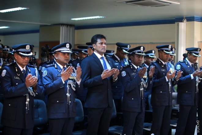 ޖޫން 23، 2015: ޕޮލިސް މެމޯރިއަލް ޑޭ ފާހަަގަކުރުމަށް އިސްކަންދަރު ކޮށީގައި ބޭއްވި ޖަލްސާގެ ތެރެއިން -- ސަން ފޮޓޯ/ފަޔާޒު މޫސާ