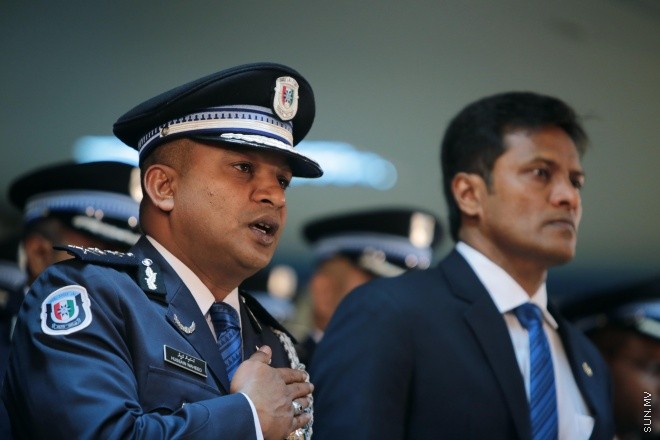 ޖޫން 23، 2015: ޕޮލިސް މެމޯރިއަލް ޑޭ ފާހަަގަކުރުމަށް އިސްކަންދަރު ކޮށީގައި ބޭއްވި ޖަލްސާގެ ތެރެއިން -- ސަން ފޮޓޯ/ފަޔާޒު މޫސާ