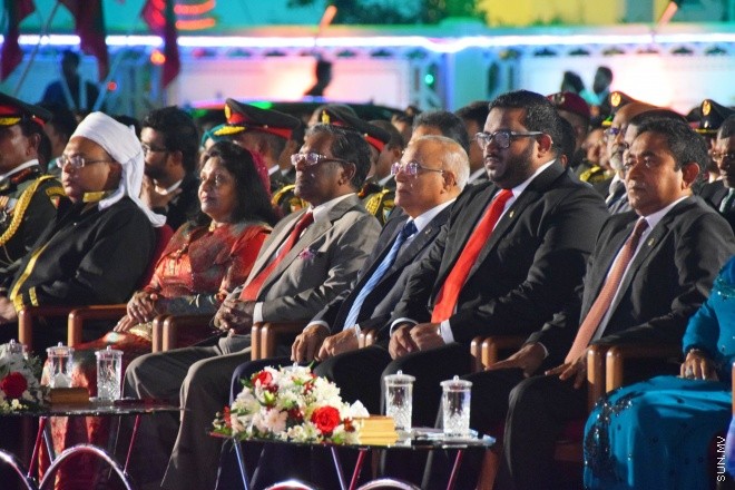 ޖުލައި 26، 2015: މިނިވަންކަމަށް 50 އަހަރު ފުރުމުގެ މުނާސަބާތުގައި، ޖުމހޫރީ މައިދާނުގައި ބޭއްވި، ދިދަ ނެގުމުގެ ހާއްސަ ރަސްމިއްޔާތުގެ ތެރެއިން -- ސަންފޮޓޯ/ ޔޫސުފް ސޮފްވާން