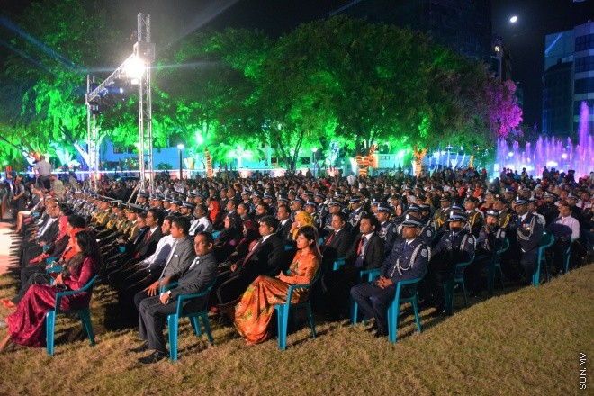 ޖުލައި 26، 2015: މިނިވަންކަމަށް 50 އަހަރު ފުރުމުގެ މުނާސަބާތުގައި، ޖުމހޫރީ މައިދާނުގައި ބޭއްވި، ދިދަ ނެގުމުގެ ހާއްސަ ރަސްމިއްޔާތުގެ ތެރެއިން -- ސަންފޮޓޯ/ ޔޫސުފް ސޮފްވާން
