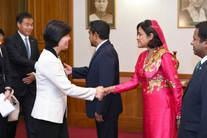 ޖުލައި 26، 2015: މިނިވަން 50 އަށް ރާއްޖެ އަށް ވަޑައިގެންނެވި ޗައިނާގެ ވަފުދާ ރައީސް ޢަބުދުﷲ ޔާމީނު ބައްދަލުކުރެއްވުން -- ފޮޓޯ/ ރައީސް އޮފީސް