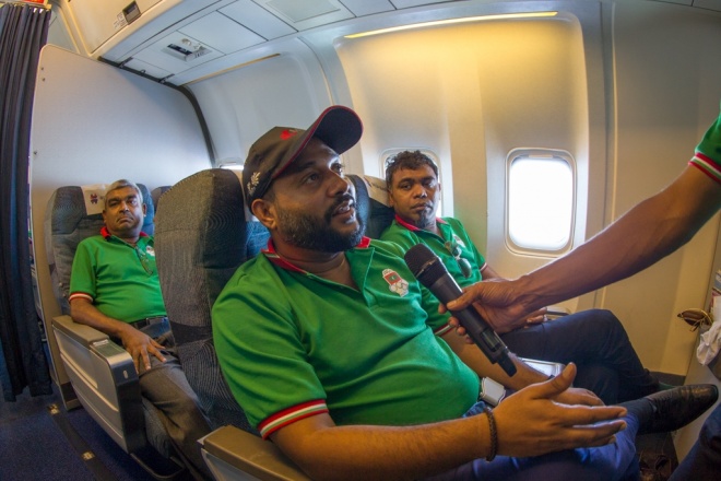 އިންޑިއަން އޯޝަން އައިލެންޑް ގޭމްސްގައި ވާދަކުރާ ރާއްޖޭގެ ކޮންޓިންޖެންޓް ރިޔޫނިއަންއަށް ދިއުމަށް ފްލައިޓްގައި -- އެމްއޯސީ ފޮޓޯ: މުހައްމަދު އަހްސަން