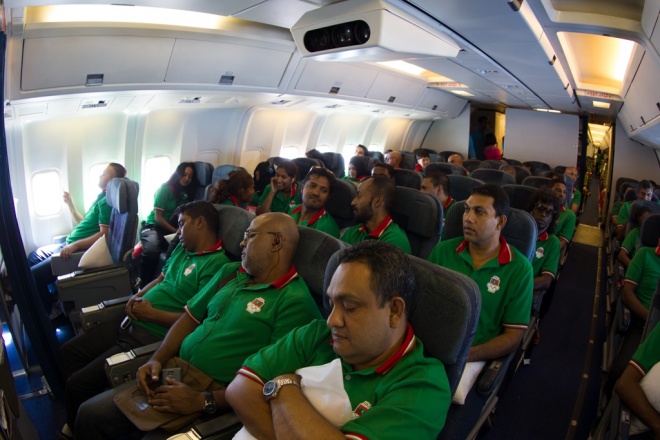 އިންޑިއަން އޯޝަން އައިލެންޑް ގޭމްސްގައި ވާދަކުރާ ރާއްޖޭގެ ކޮންޓިންޖެންޓް ރިޔޫނިއަންއަށް ދިއުމަށް ފްލައިޓްގައި -- އެމްއޯސީ ފޮޓޯ: މުހައްމަދު އަހްސަން