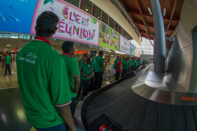އިންޑިއަން އޯޝަން އައިލެންޑް ގޭމްސްގައި ވާދަކުރާ ރާއްޖޭގެ ޓީމުތައް ރިޔޫނިއަންއަށް ފައިބަނީ -- އެމްއޯސީ ފޮޓޯ: މުހައްމަދު އަހްސަން