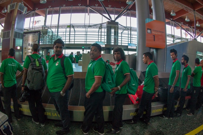 އިންޑިއަން އޯޝަން އައިލެންޑް ގޭމްސްގައި ވާދަކުރާ ރާއްޖޭގެ ޓީމުތައް ރިޔޫނިއަންގެ އެއާޕޯޓްގައި -- އެމްއޯސީ ފޮޓޯ: މުހައްމަދު އަހްސަން