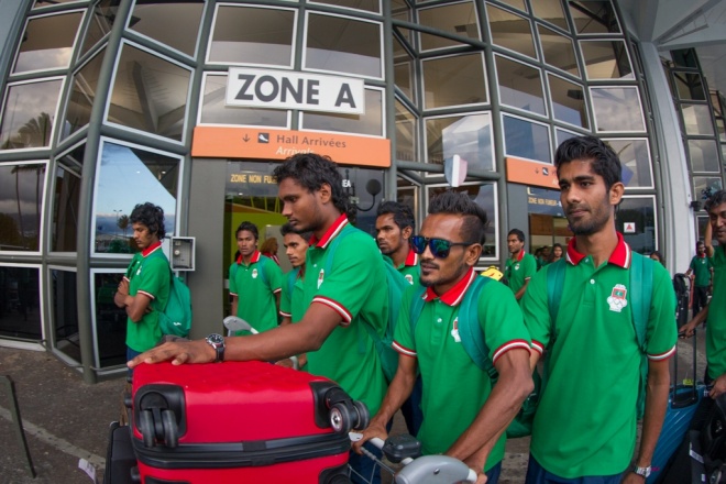 އިންޑިއަން އޯޝަން އައިލެންޑް ގޭމްސްގައި ވާދަކުރާ ރާއްޖޭގެ ޓީމުތައް ރިޔޫނިއަންގެ އެއާޕޯޓްގައި -- އެމްއޯސީ ފޮޓޯ: މުހައްމަދު އަހްސަން